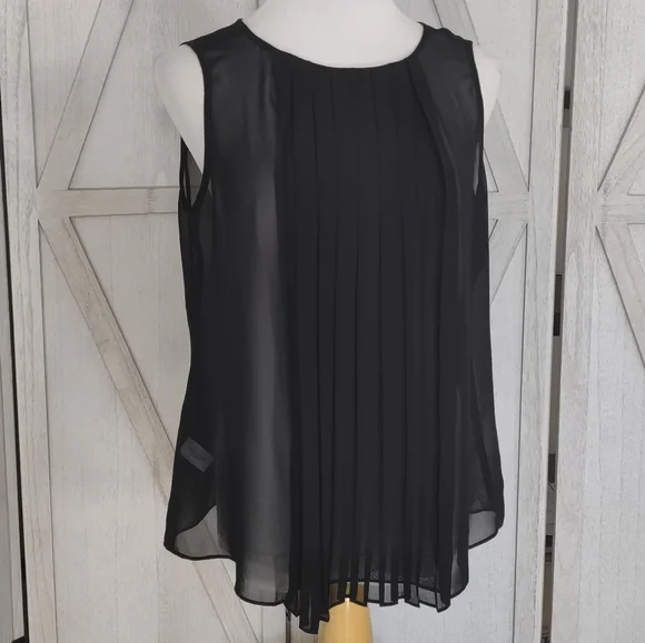 Loft Black Sleeveless Pleated Blouse - Picture 5 of 16